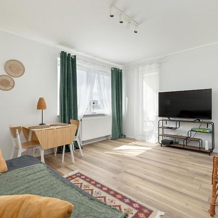 Tysiaclecia Studio Apartament Z Balkonem I Darmowym Parkingiem By Noclegi Renters Katowice Exterior foto