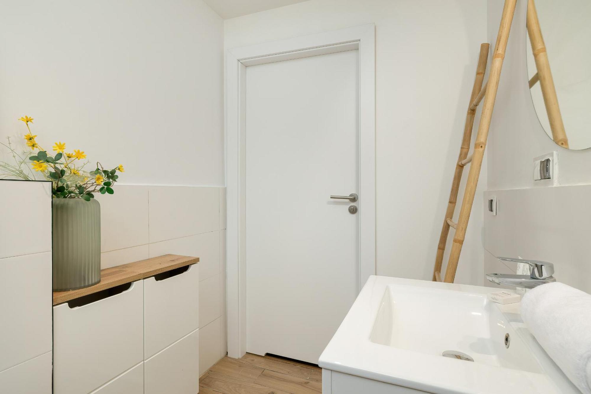 Tysiaclecia Studio Apartament Z Balkonem I Darmowym Parkingiem By Noclegi Renters Katowice Exterior foto