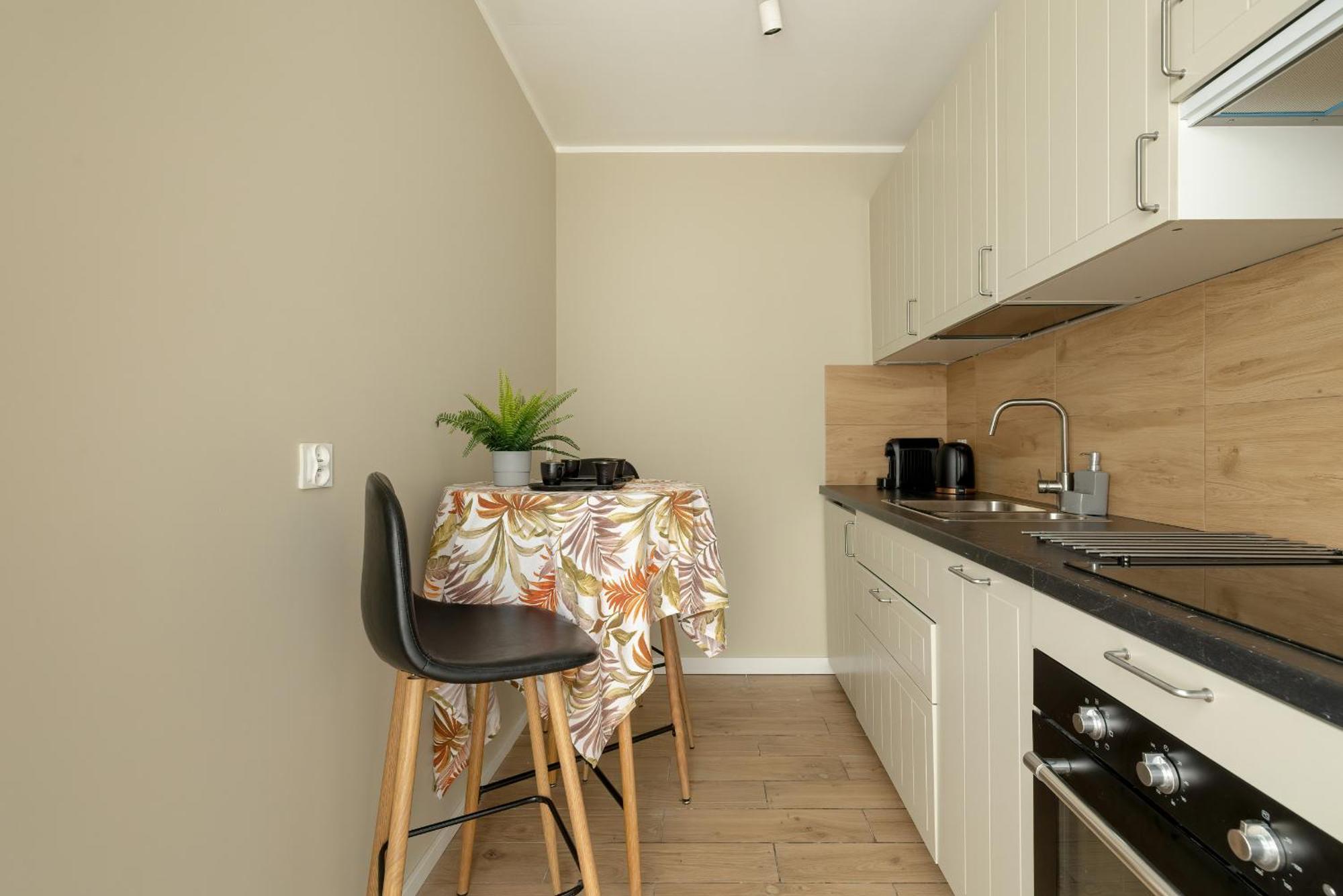 Tysiaclecia Studio Apartament Z Balkonem I Darmowym Parkingiem By Noclegi Renters Katowice Exterior foto