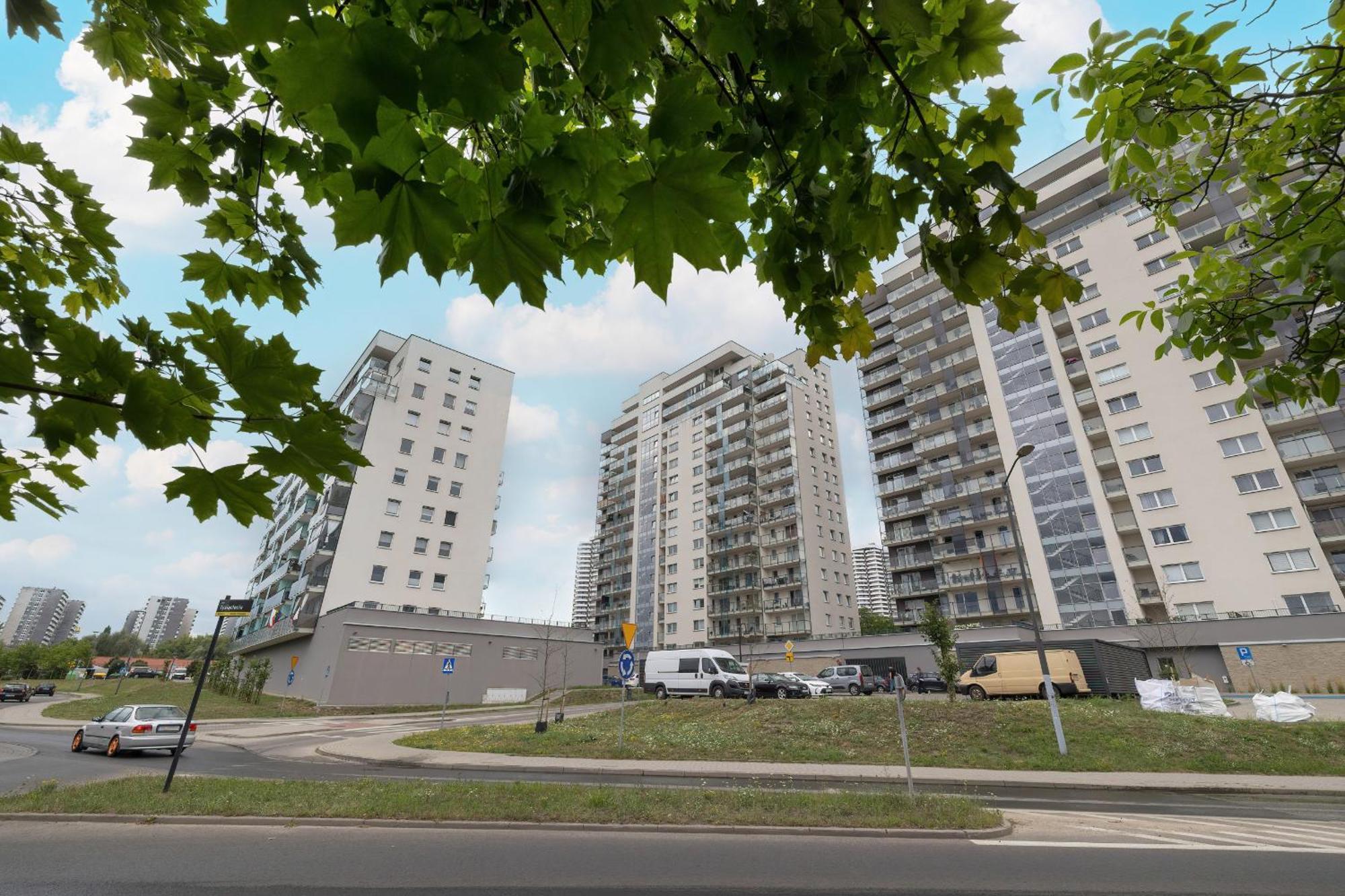 Tysiaclecia Studio Apartament Z Balkonem I Darmowym Parkingiem By Noclegi Renters Katowice Exterior foto