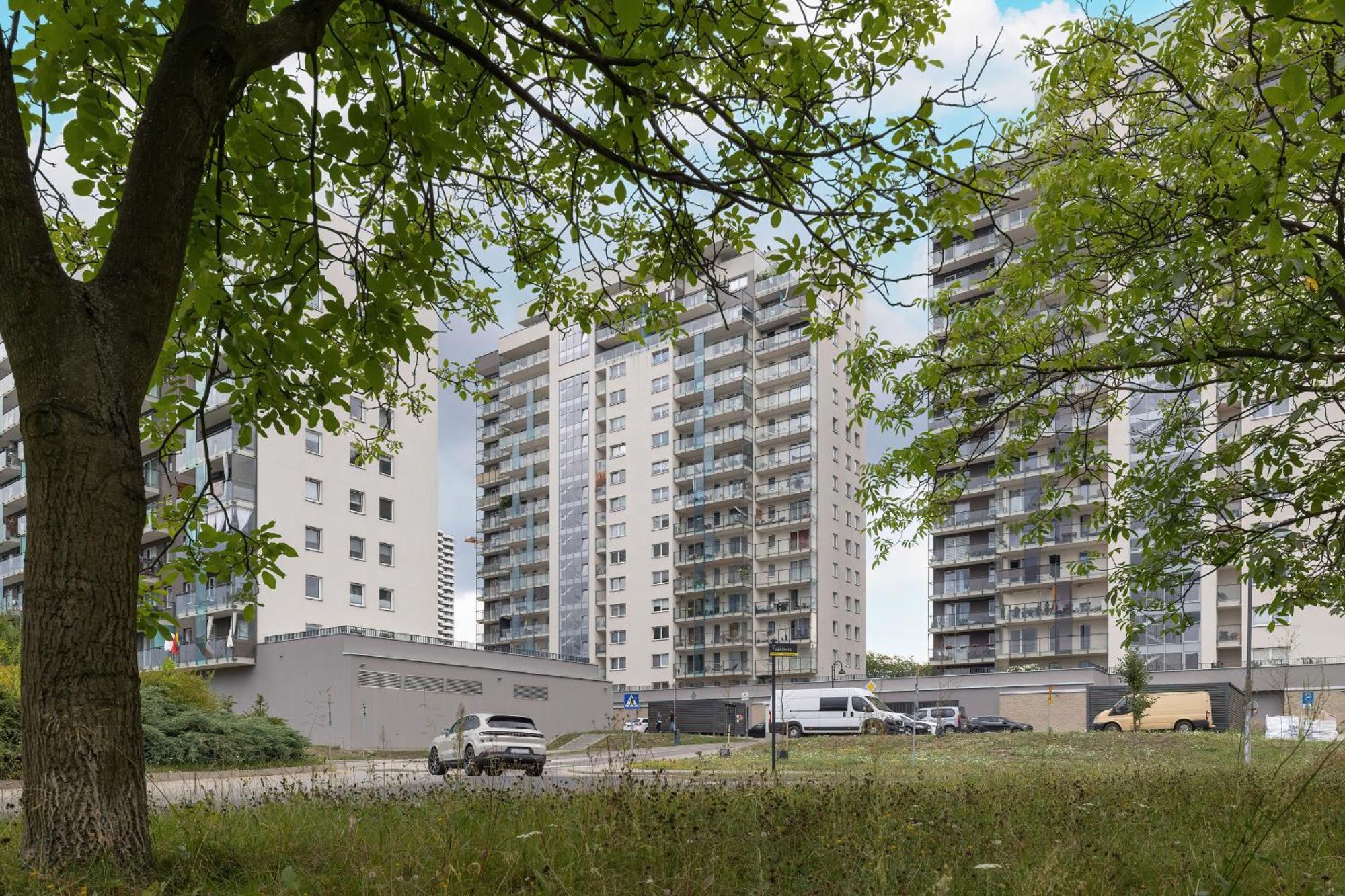 Tysiaclecia Studio Apartament Z Balkonem I Darmowym Parkingiem By Noclegi Renters Katowice Exterior foto